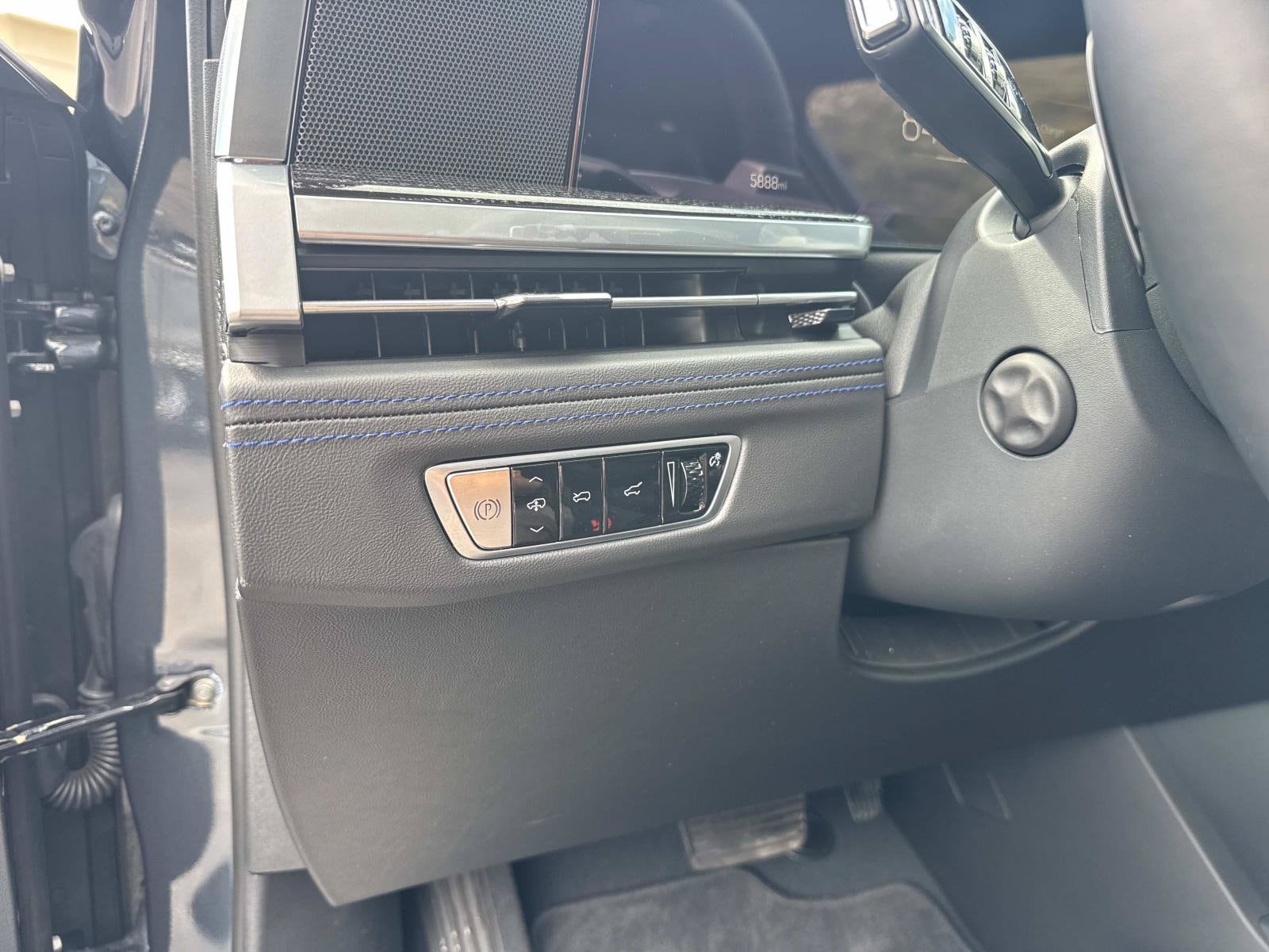 2025 Cadillac Escalade IQ Luxury 1 - Photo 33