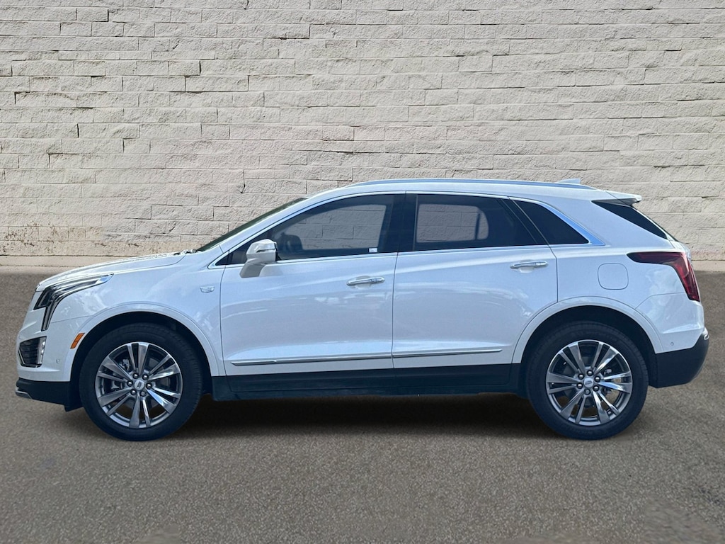 New 2026 CADILLAC XT5 Premium Luxury SUV
