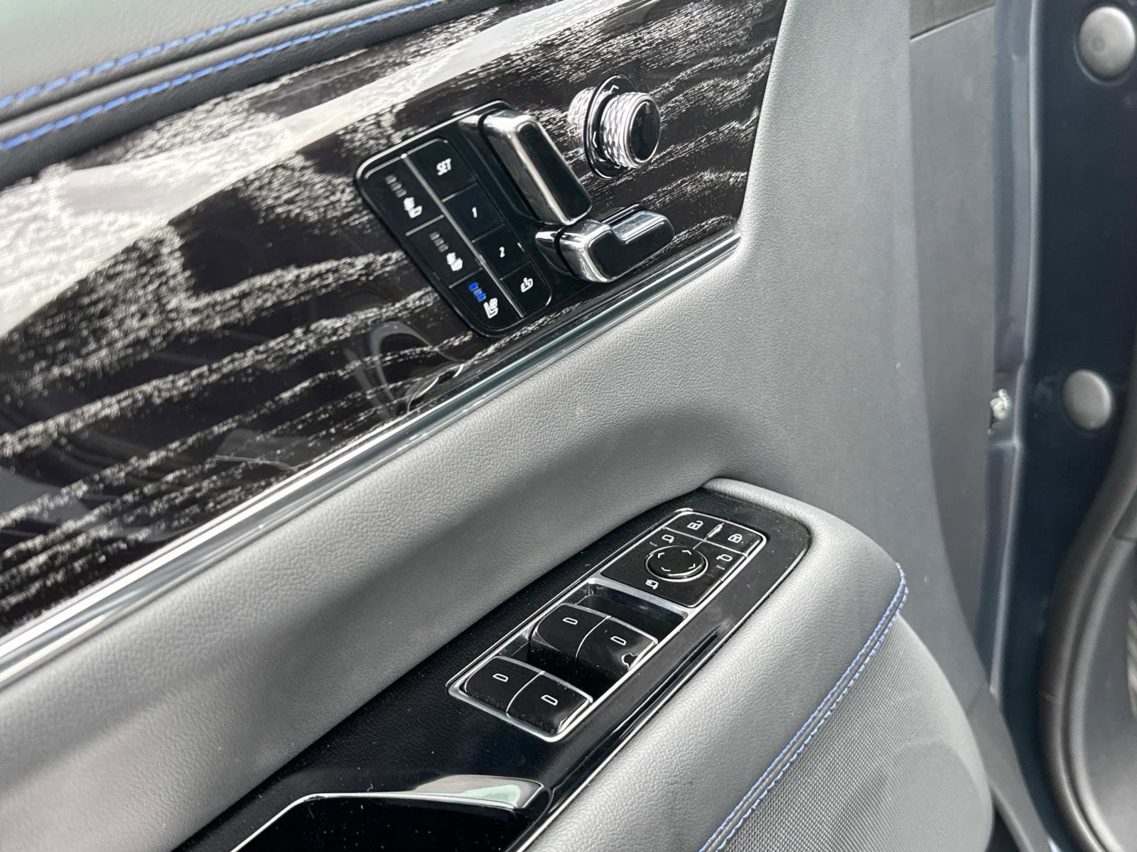 2025 Cadillac Escalade IQ Luxury 1 - Photo 13