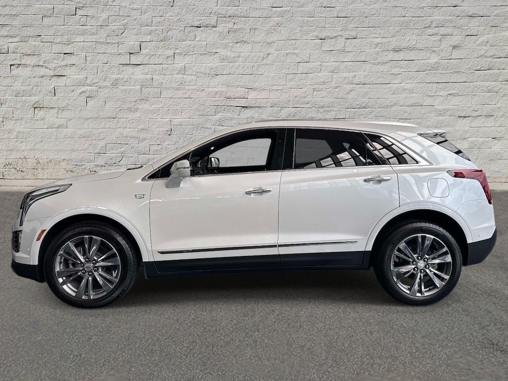 New 2026 CADILLAC XT5 Premium Luxury SUV