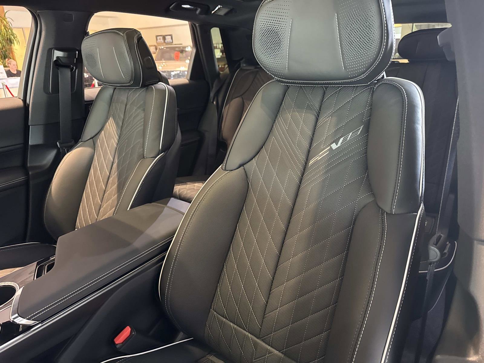 2026 Cadillac LYRIQ V Premium - Photo 17