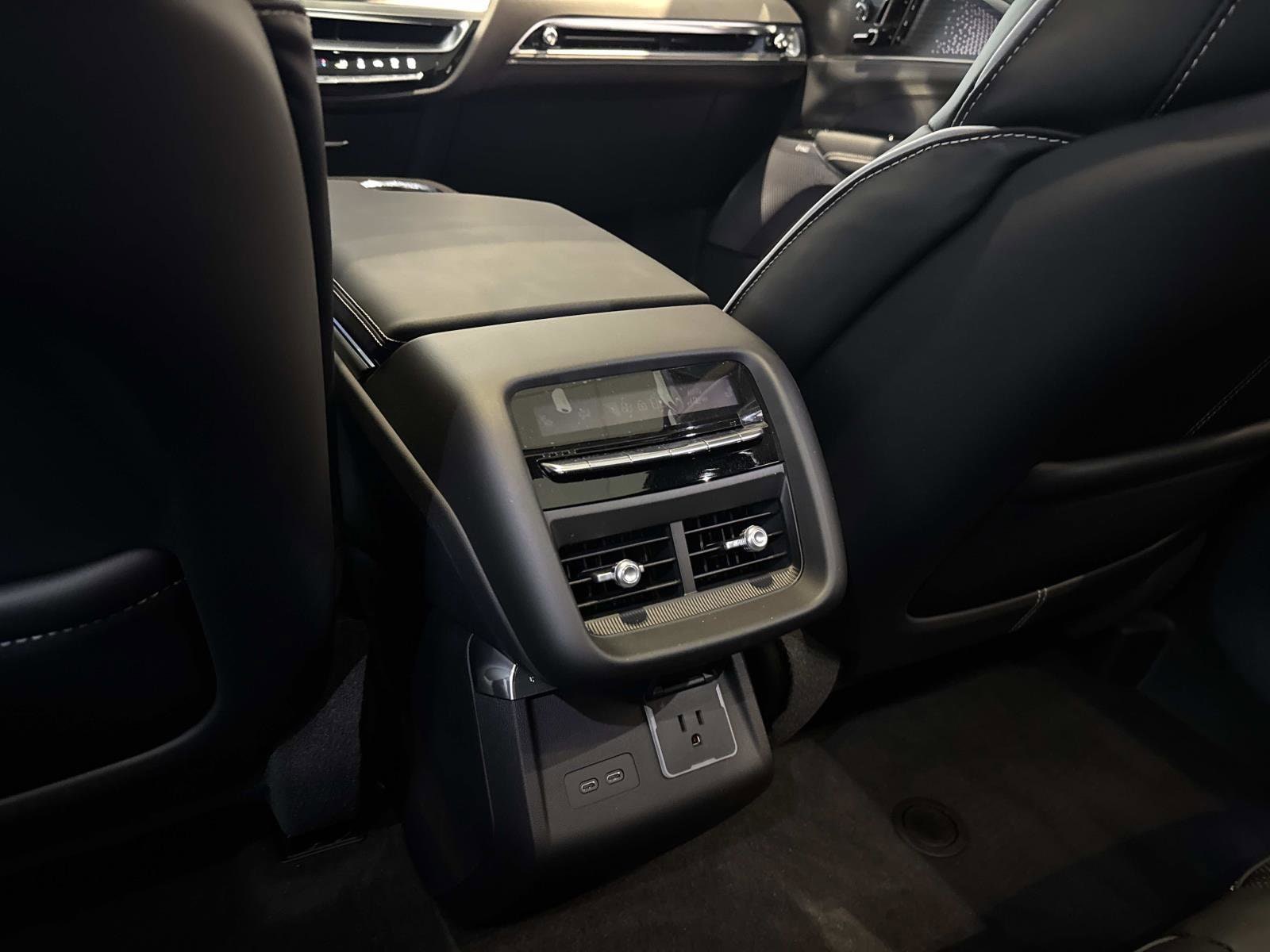 2026 Cadillac LYRIQ V Premium - Photo 13