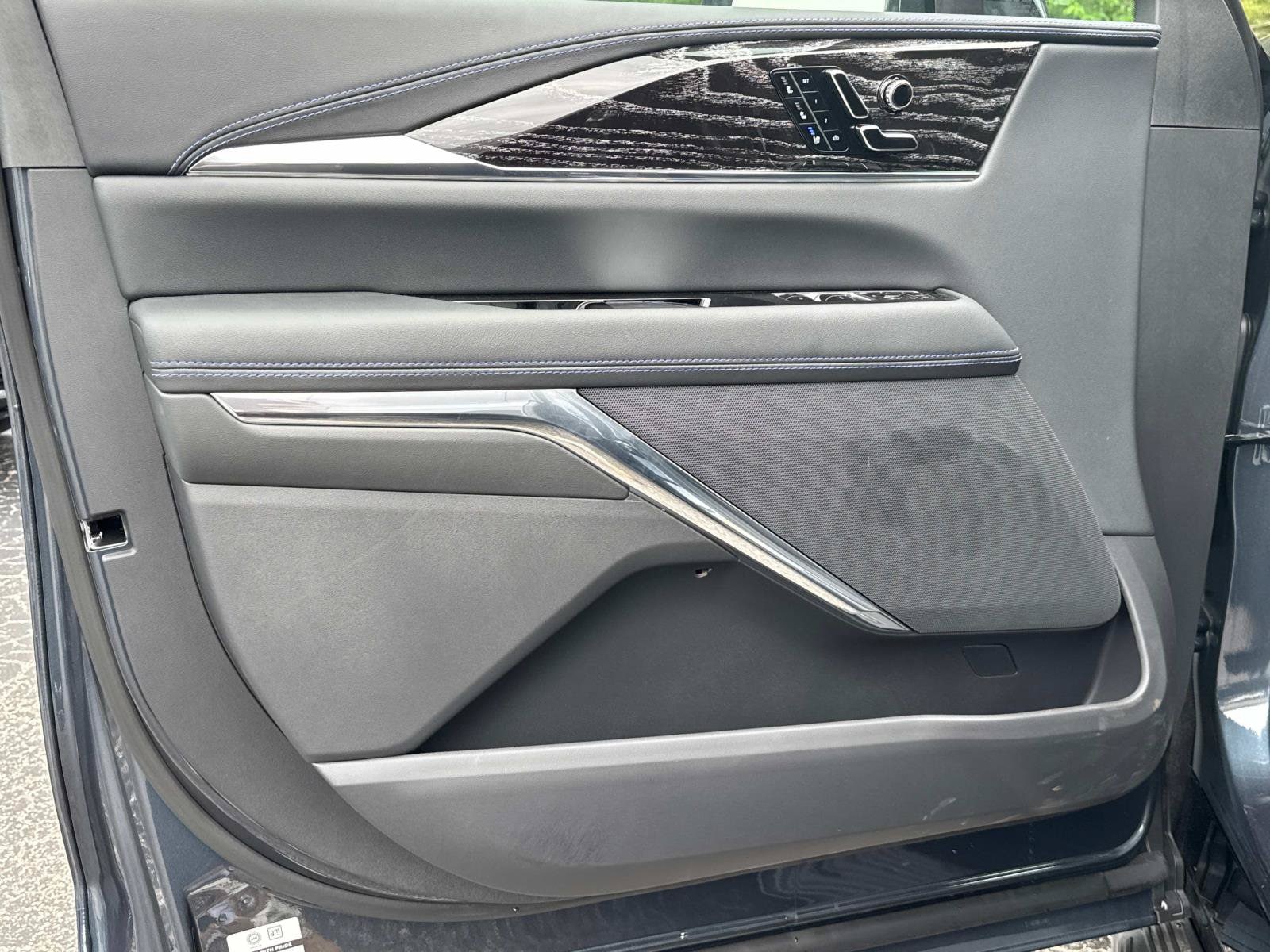 2025 Cadillac Escalade IQ Luxury 1 - Photo 12