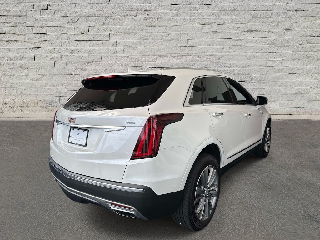New 2026 CADILLAC XT5 Premium Luxury SUV