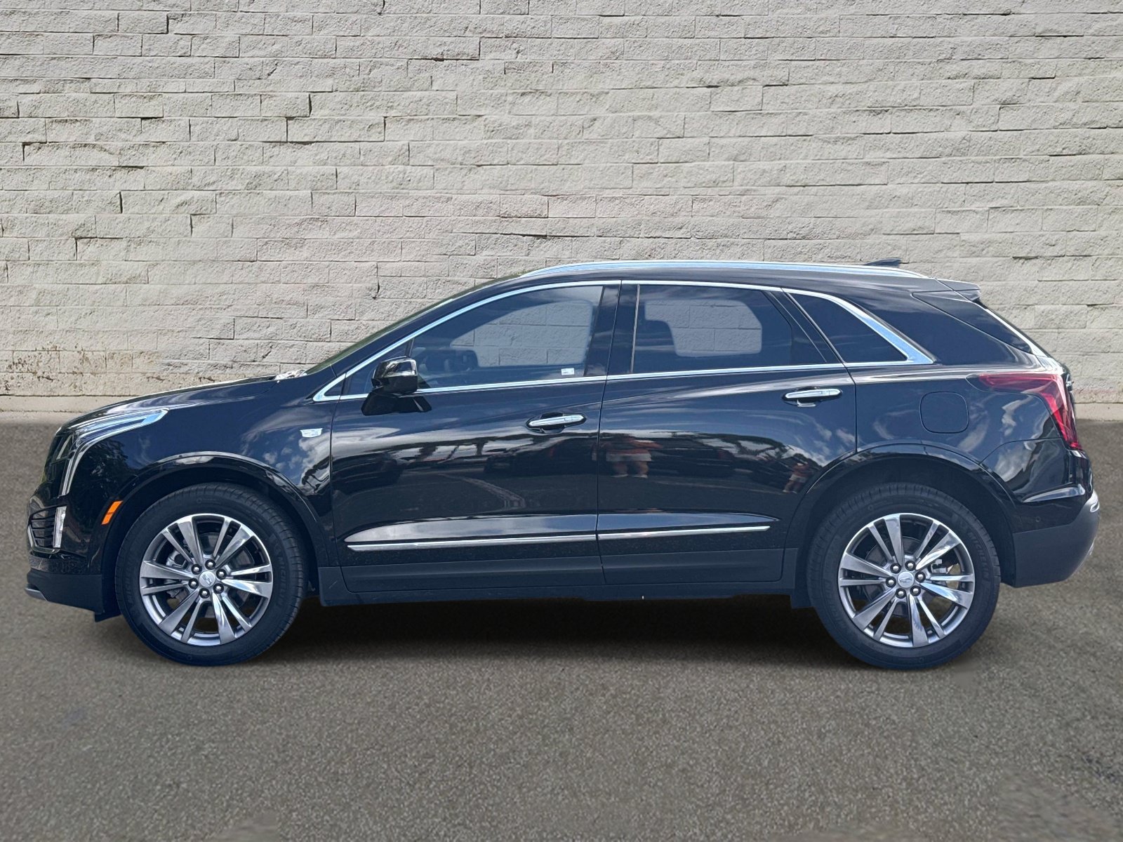 New 2026 CADILLAC XT5 Premium Luxury SUV