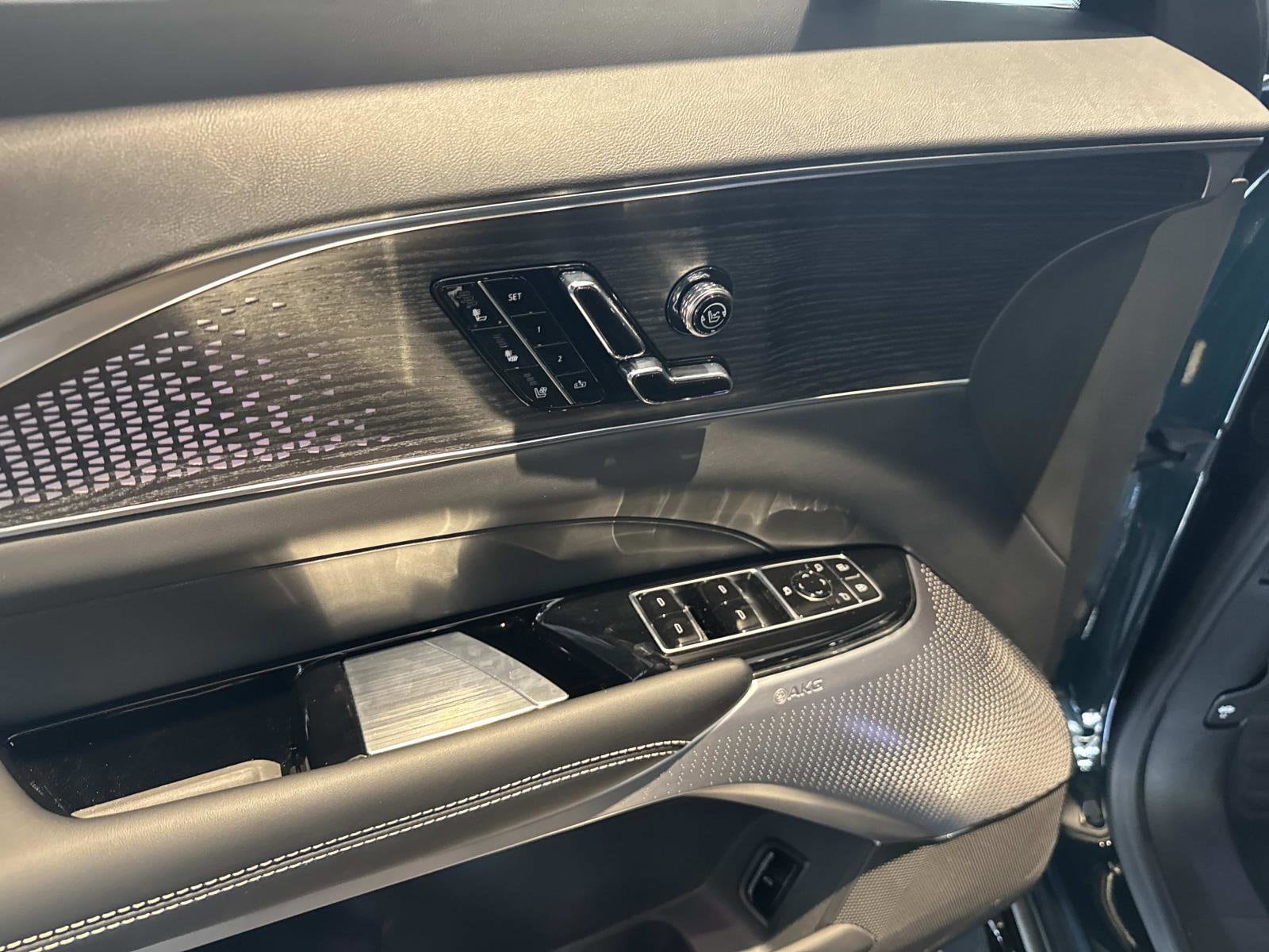 2026 Cadillac LYRIQ V Premium - Photo 15