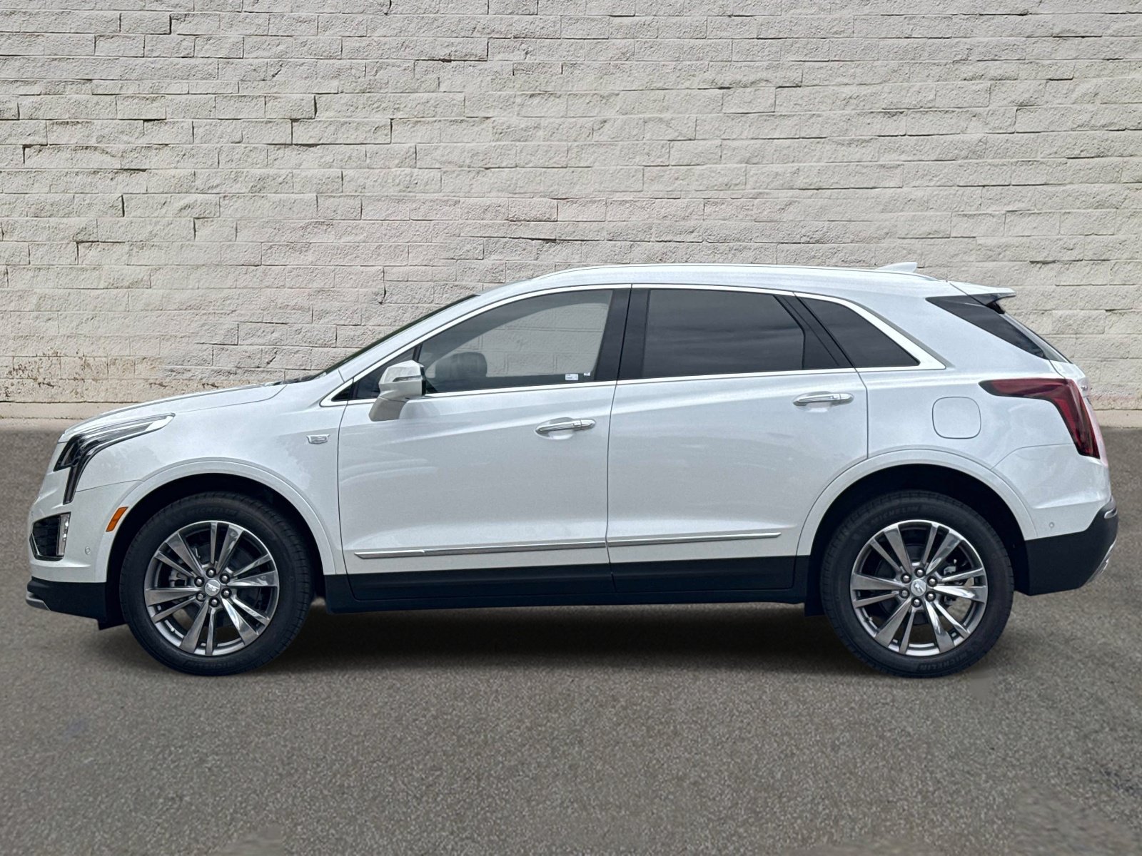 New 2026 CADILLAC XT5 Premium Luxury SUV