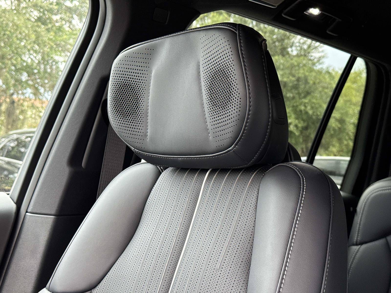 2027 Cadillac VISTIQ Sport - Photo 24