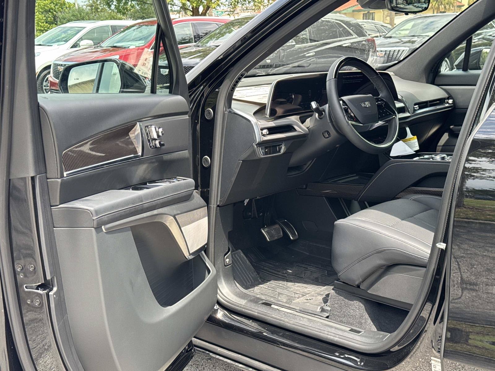 2027 Cadillac VISTIQ Sport - Photo 13