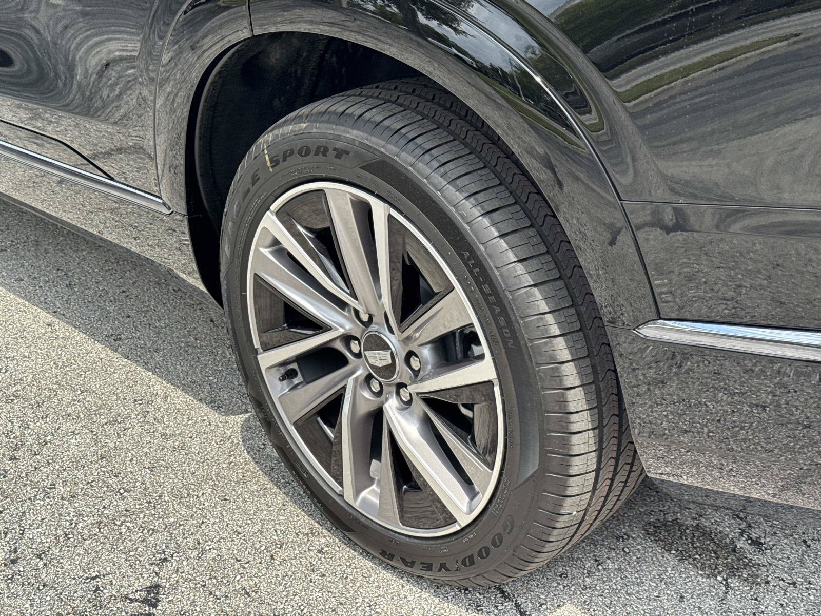 2027 Cadillac VISTIQ Sport - Photo 12