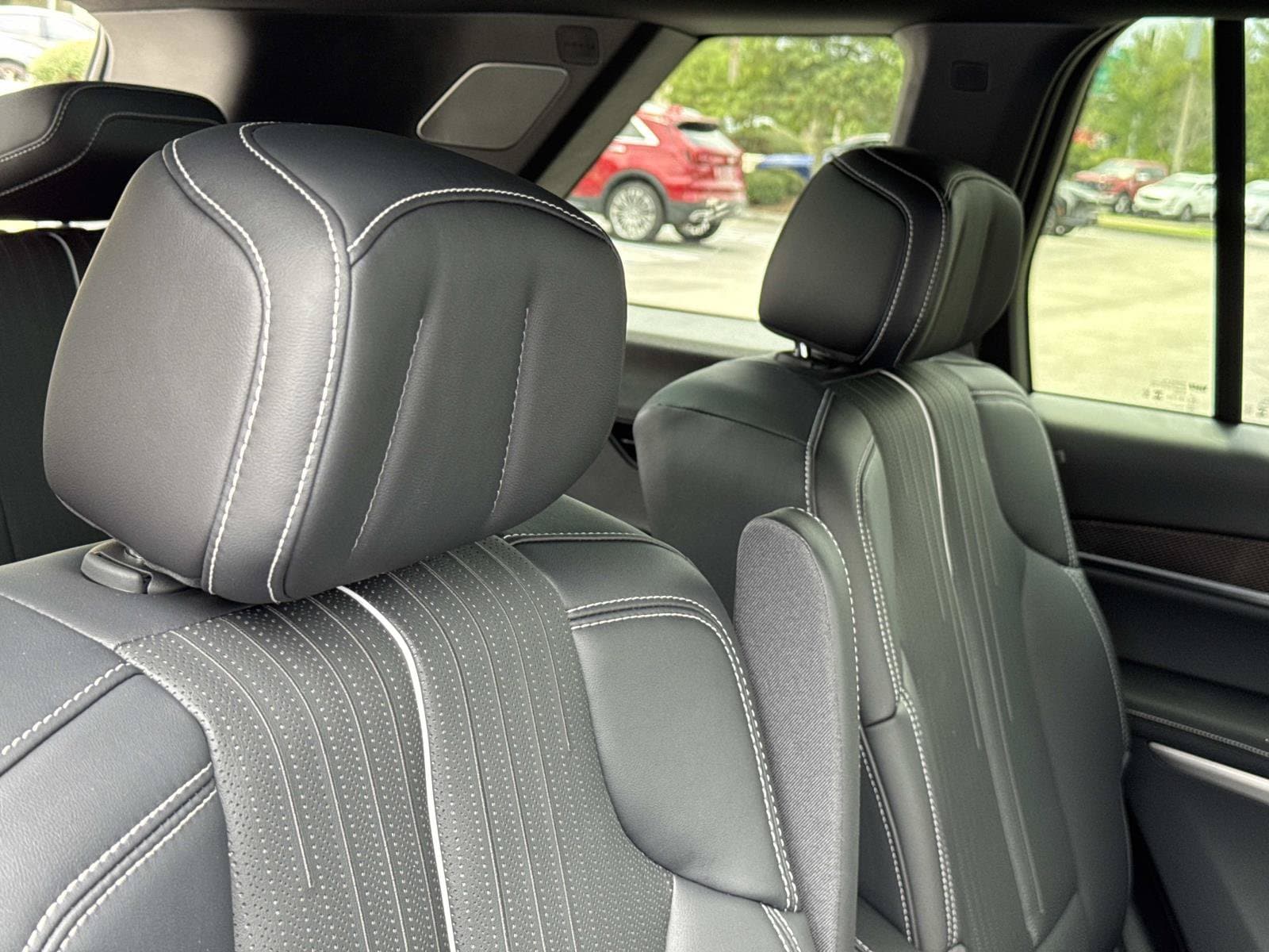 2027 Cadillac VISTIQ Sport - Photo 26