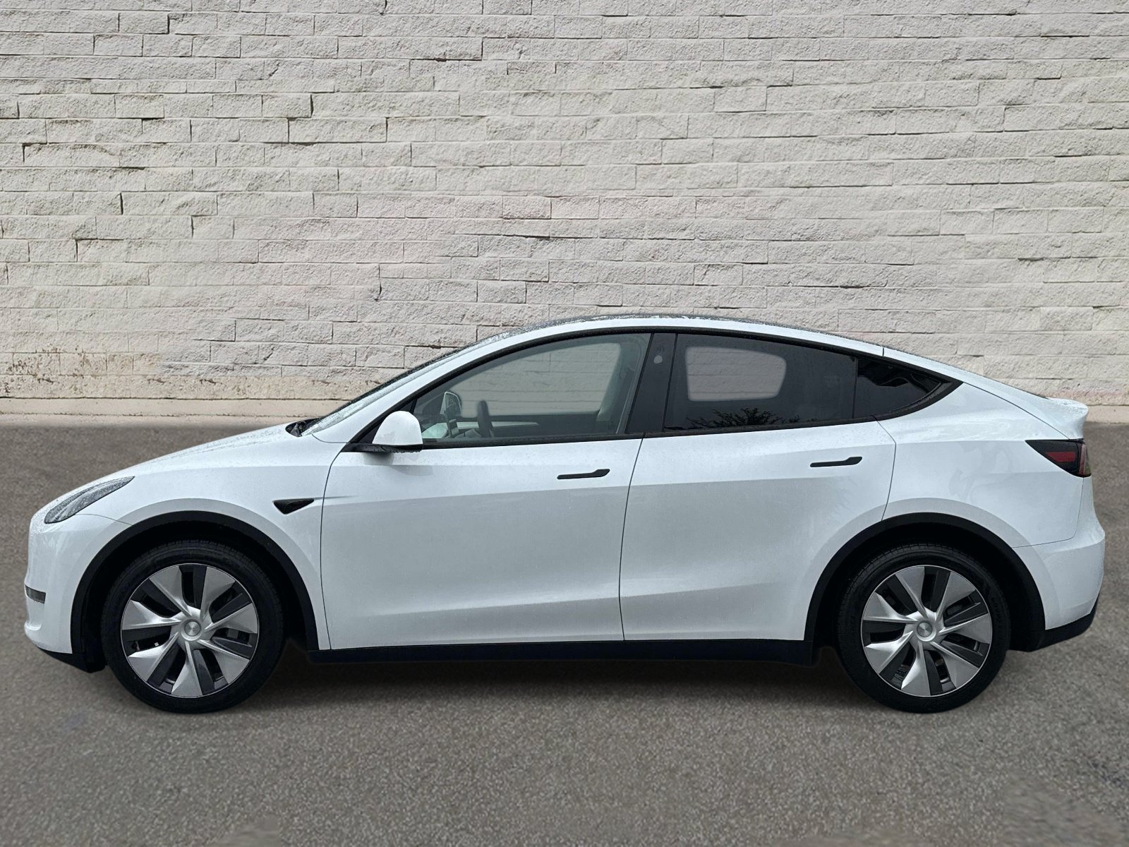 Used 2024 Tesla Model Y Long Range SUV