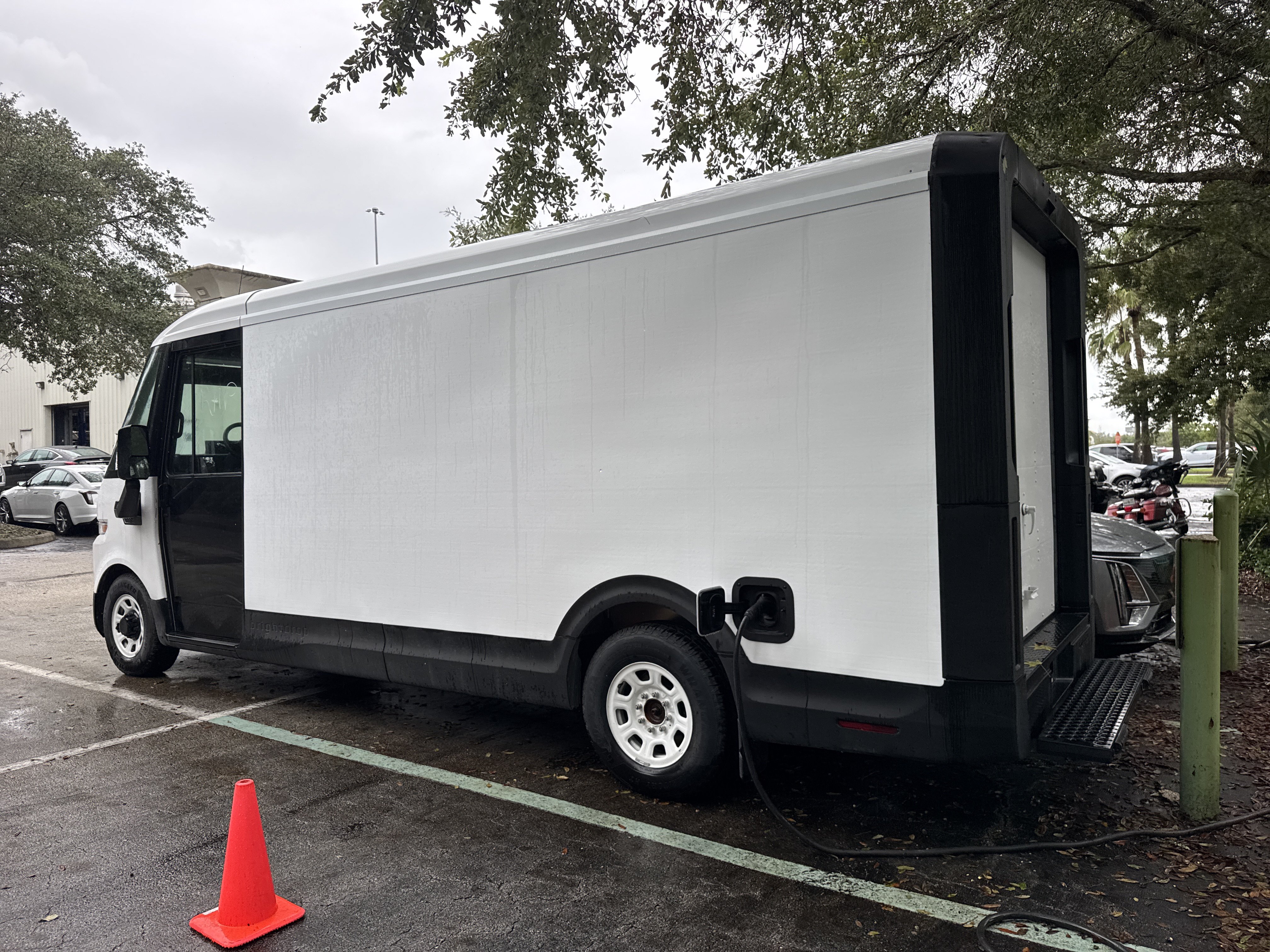 Used 2024 Brightdrop Zevo 600 EJY Van Cargo