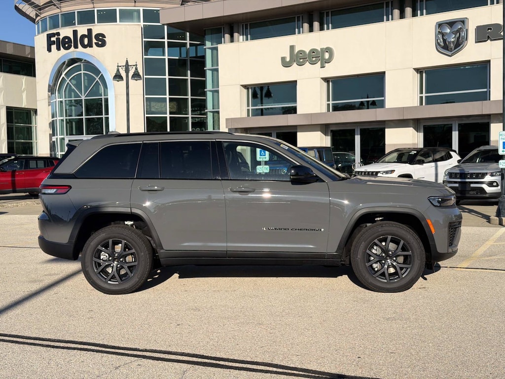 New 2027 Jeep Grand Cherokee LAREDO ALTITUDE 4X4 Sport Utility