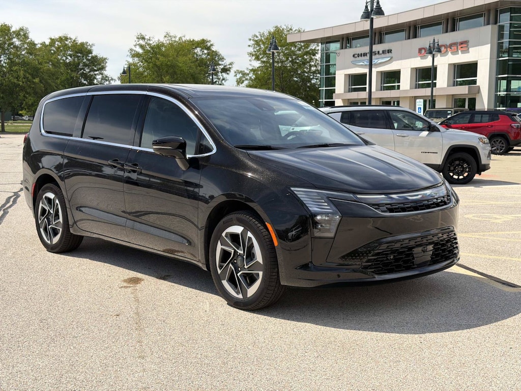 New 2027 Chrysler Pacifica LIMITED AWD Passenger Van