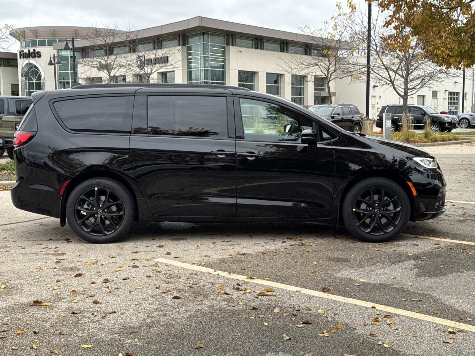 2026 Chrysler Pacifica Select - Photo 4