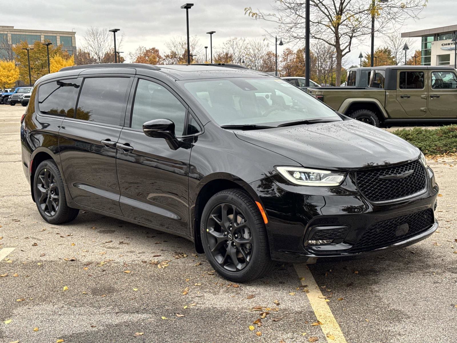 2026 Chrysler Pacifica Select - Photo 3
