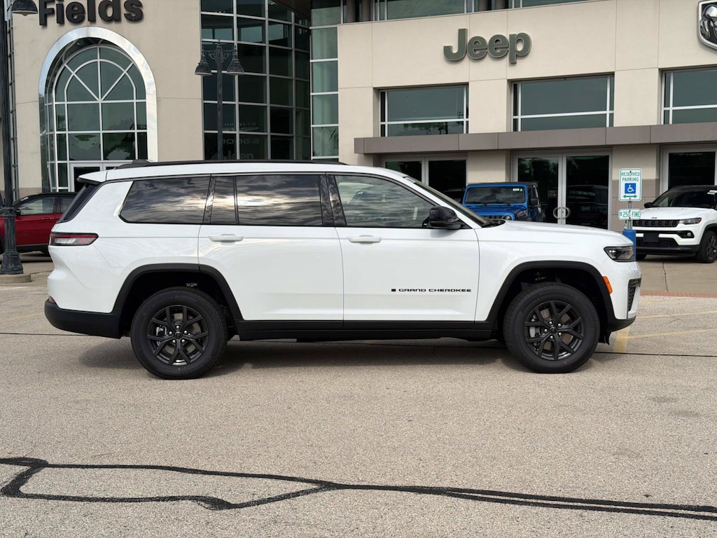 New 2027 Jeep Grand Cherokee L LAREDO ALTITUDE 4X4 Sport Utility