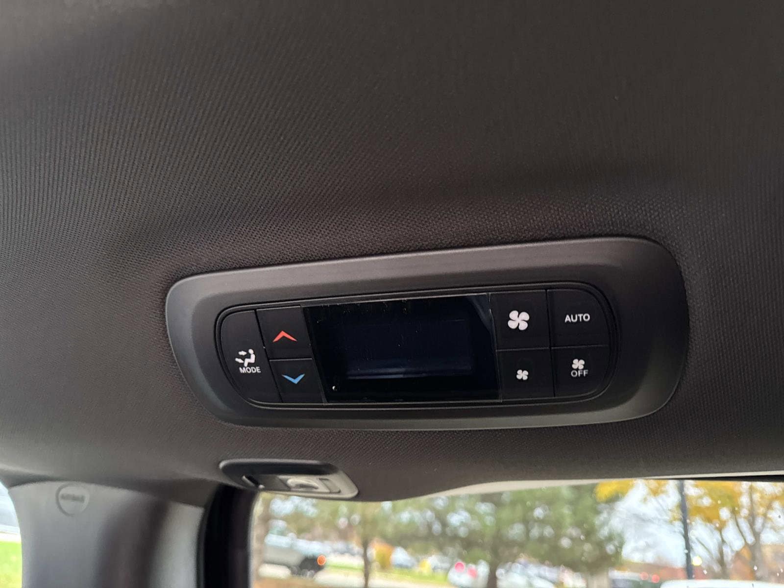 2026 Chrysler Pacifica Select - Photo 15
