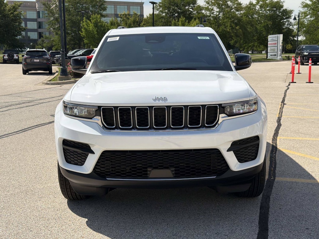 New 2027 Jeep Grand Cherokee LAREDO X 4X4 Sport Utility