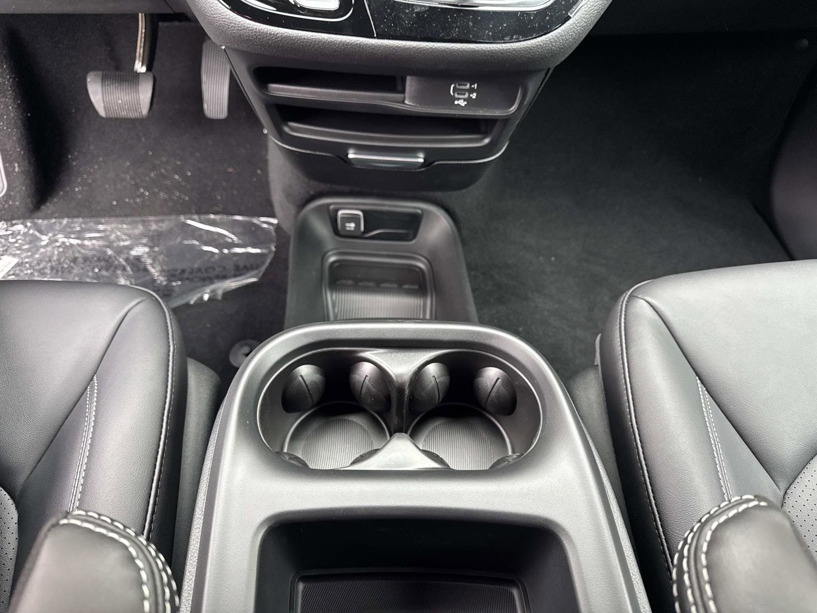 2026 Chrysler Pacifica Select - Photo 25