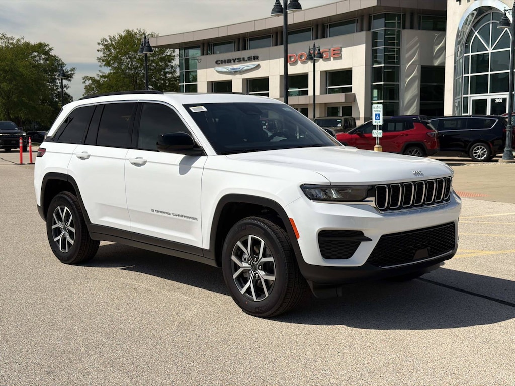New 2027 Jeep Grand Cherokee LAREDO X 4X4 Sport Utility