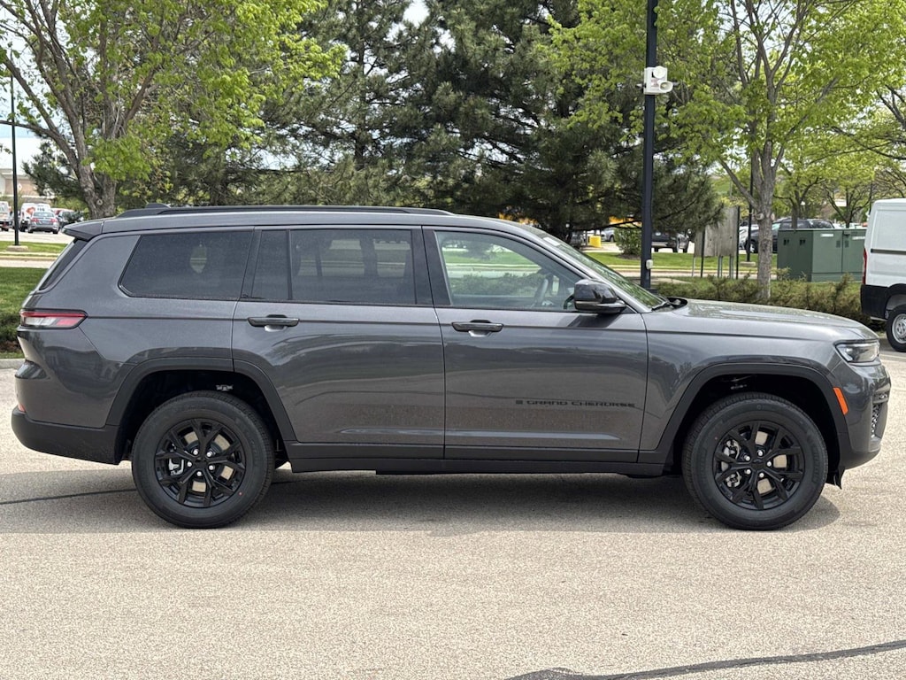 New 2026 Jeep Grand Cherokee L LAREDO ALTITUDE 4X4 Sport Utility