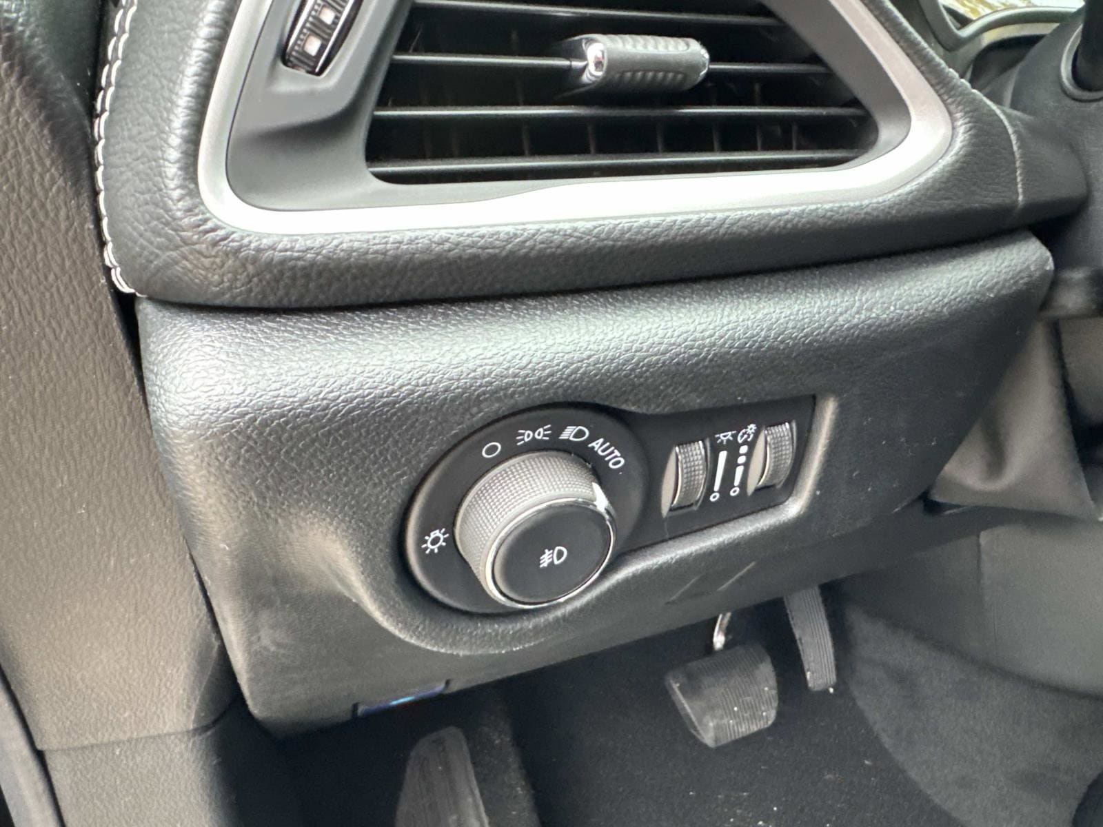 2026 Chrysler Pacifica Select - Photo 31