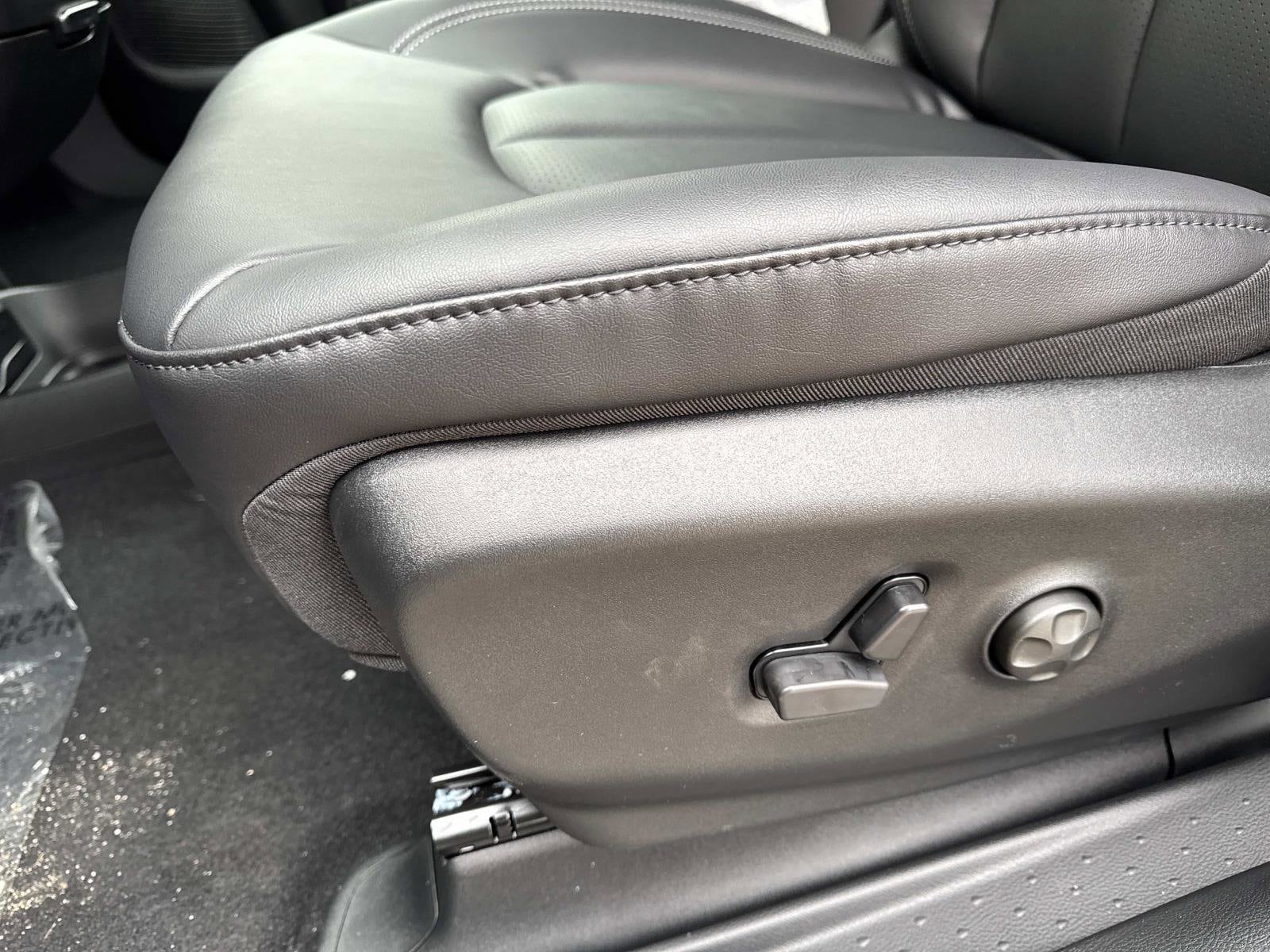 2026 Chrysler Pacifica Select - Photo 19