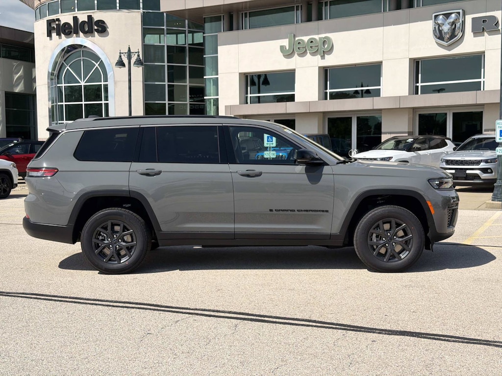 New 2027 Jeep Grand Cherokee L LAREDO ALTITUDE 4X4 Sport Utility
