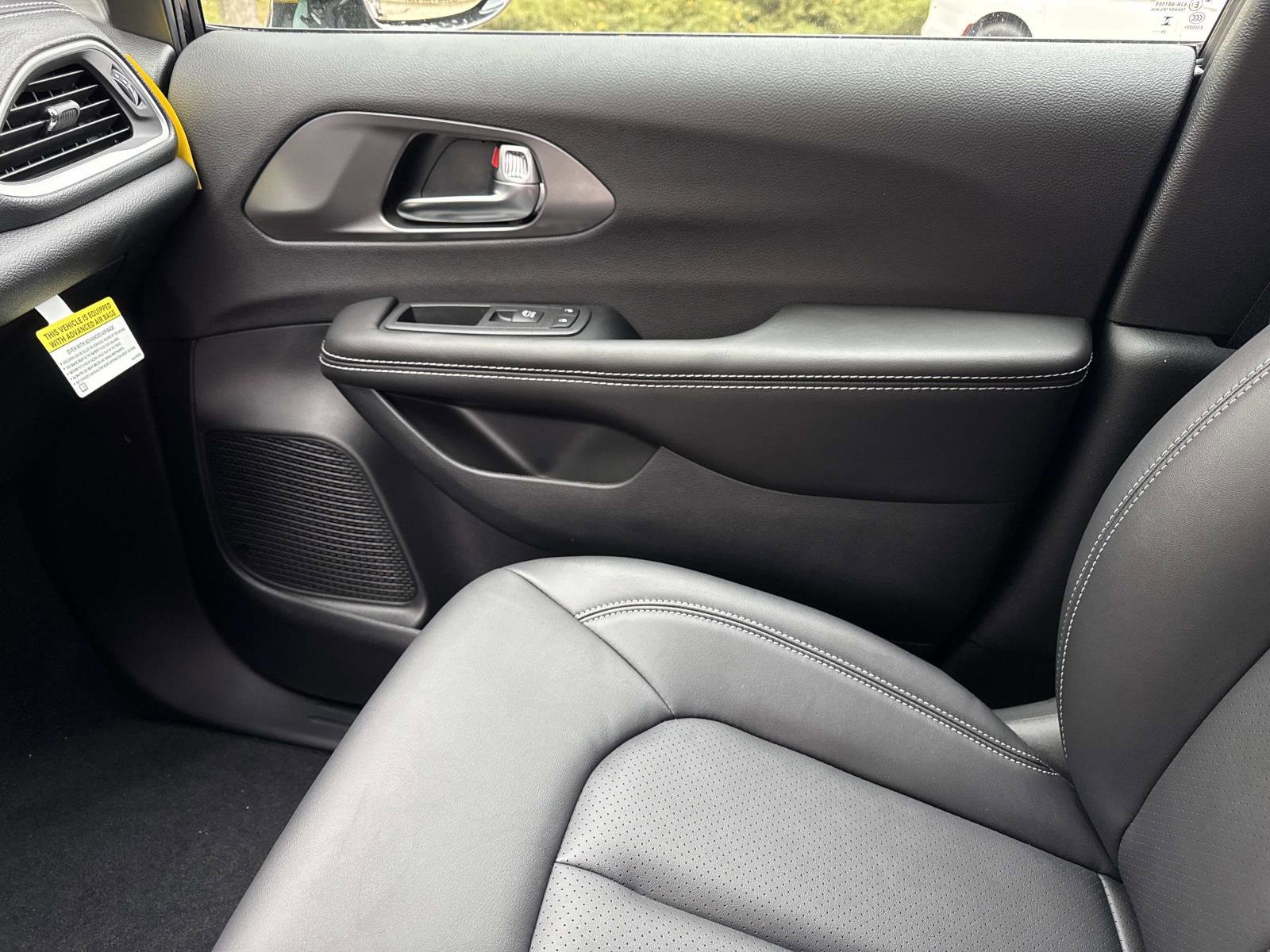 2026 Chrysler Pacifica Select - Photo 22