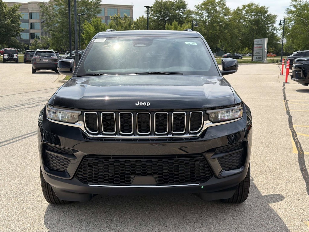 New 2027 Jeep Grand Cherokee LAREDO X 4X4 Sport Utility
