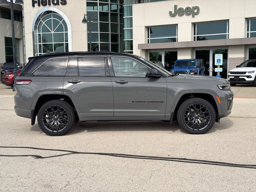 New 2027 Jeep Grand Cherokee Summit Sport Utility