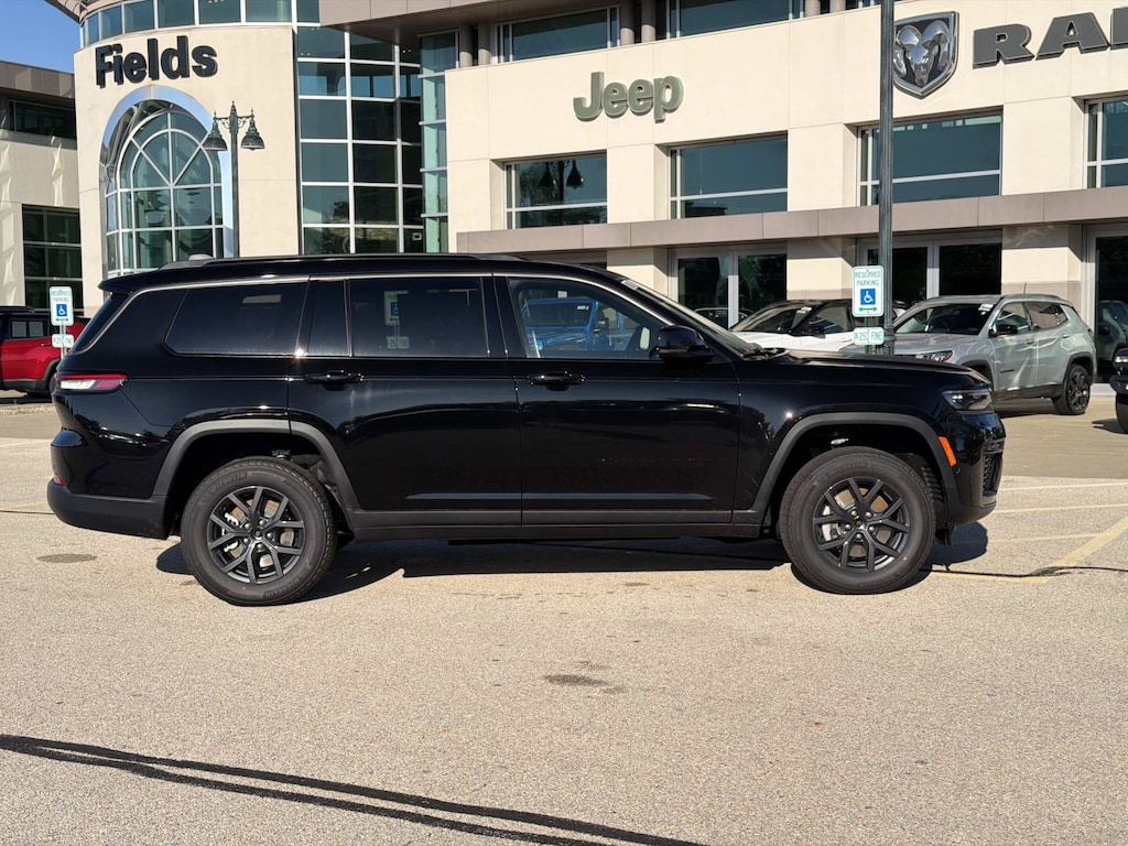 New 2027 Jeep Grand Cherokee L LAREDO ALTITUDE 4X4 Sport Utility
