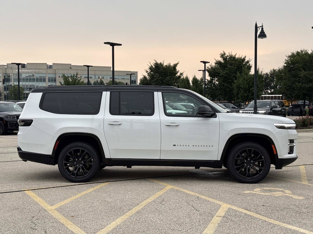 New 2026 Jeep Grand Wagoneer L SUMMIT RESERVE 4X4 Sport Utility