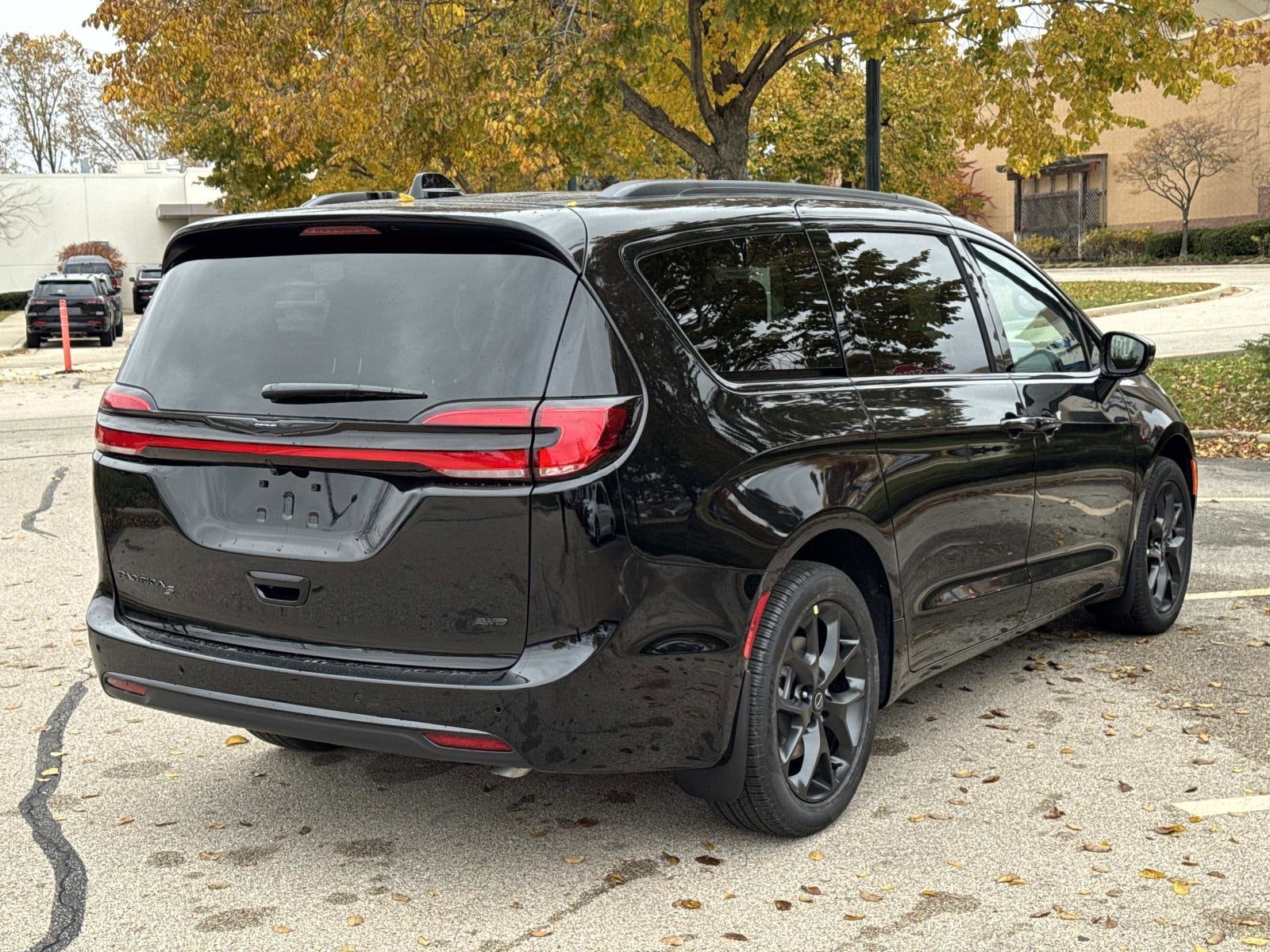 2026 Chrysler Pacifica Select - Photo 5