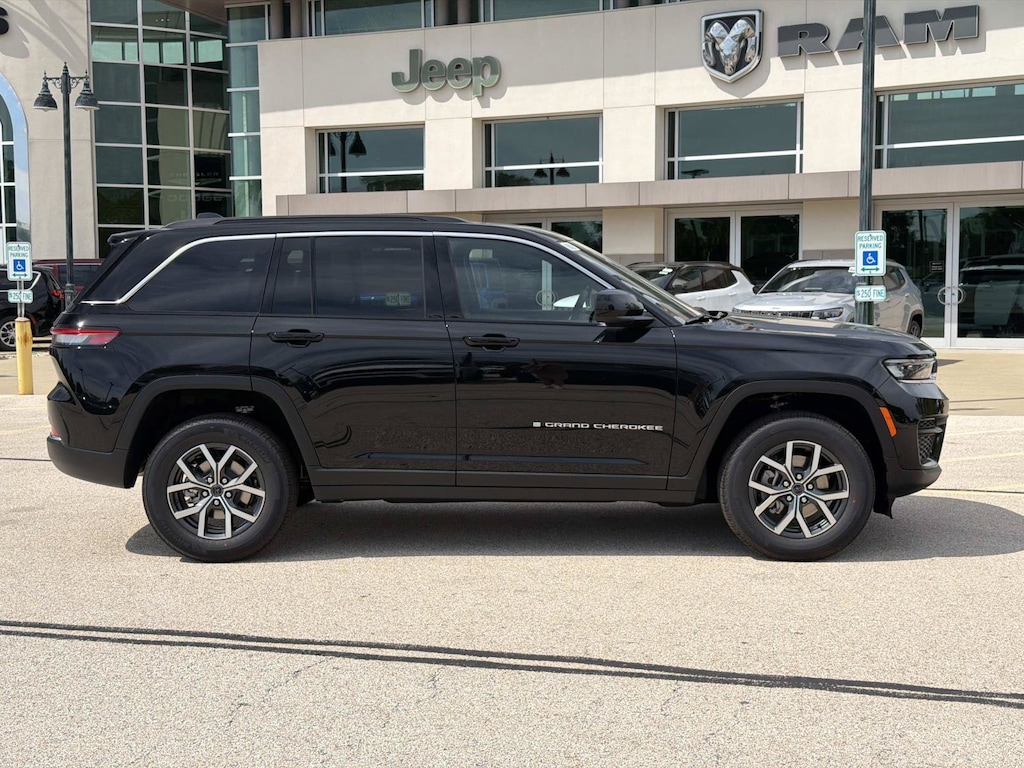 New 2027 Jeep Grand Cherokee LAREDO X 4X4 Sport Utility