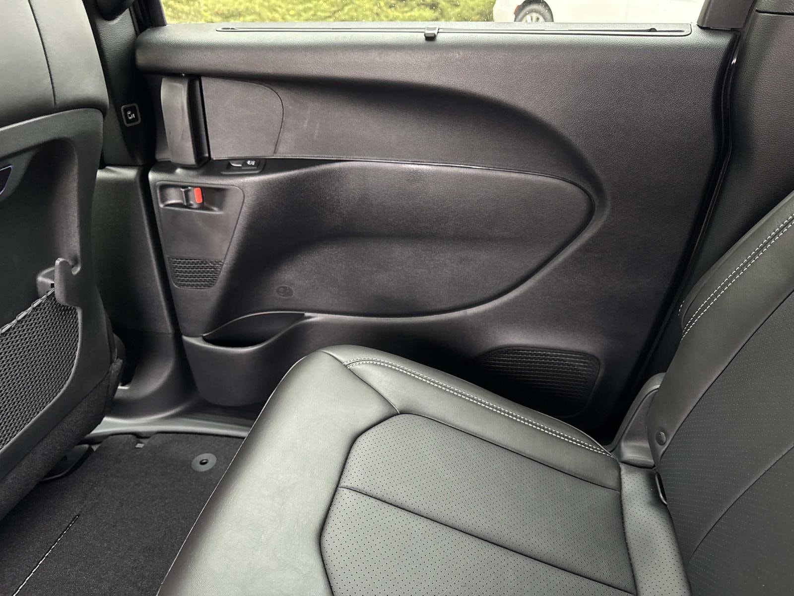 2026 Chrysler Pacifica Select - Photo 16