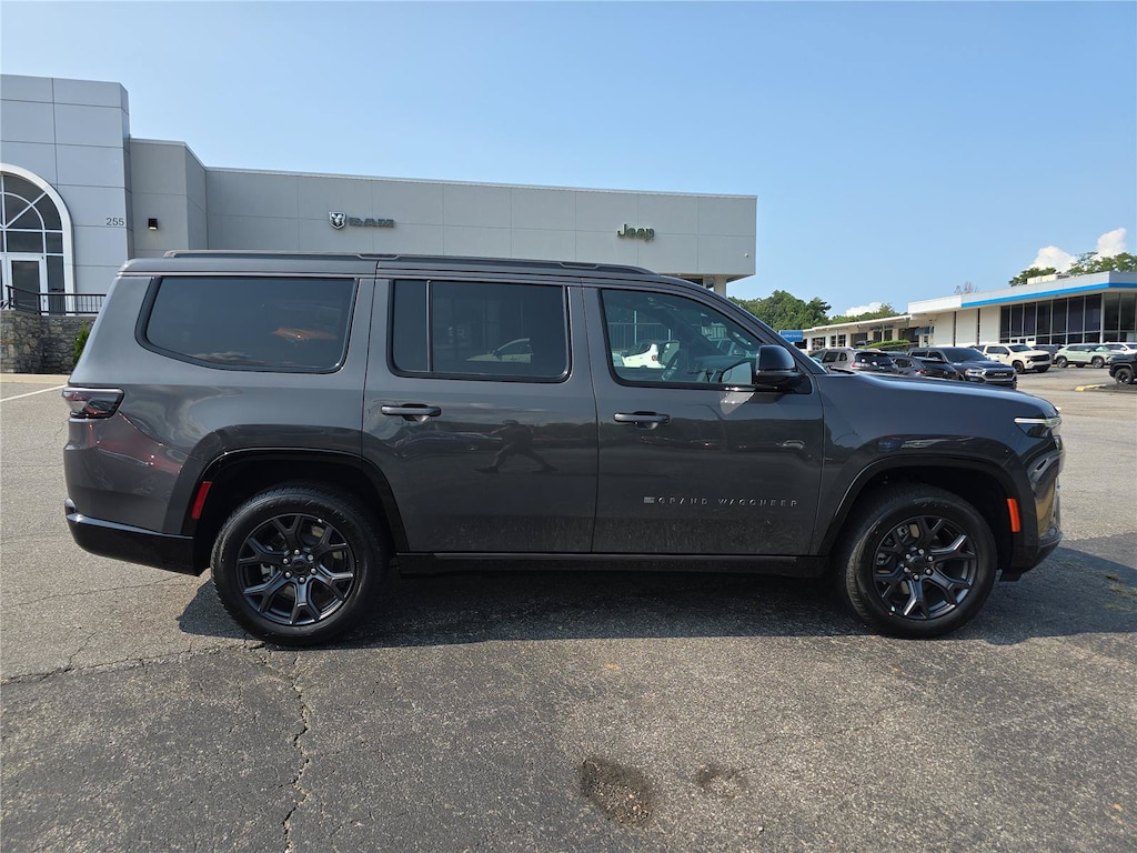 New 2026 Jeep Grand Wagoneer LIMITED ALTITUDE 4X4 Sport Utility