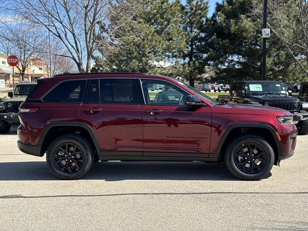 New 2026 Jeep Grand Cherokee LAREDO ALTITUDE 4X4 Sport Utility