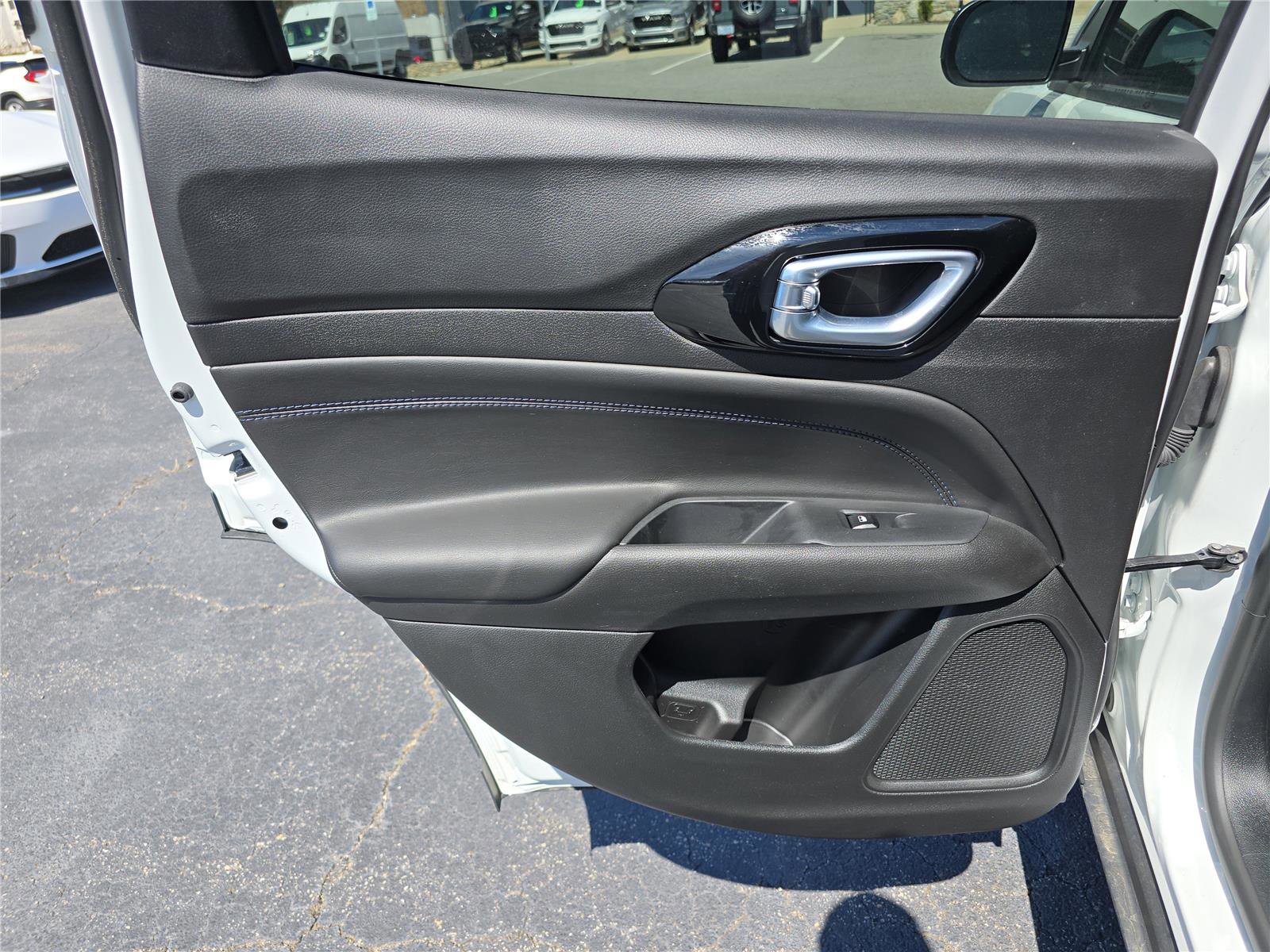 2026 Jeep Compass Latitude Altitude - Photo 14
