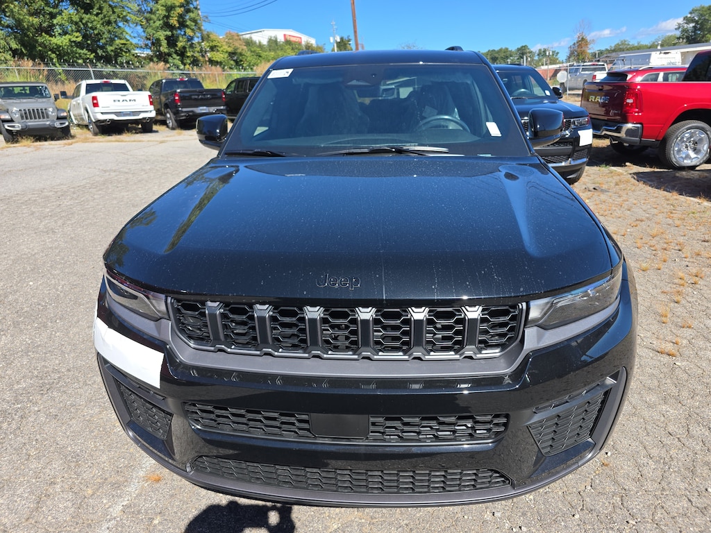 New 2027 Jeep Grand Cherokee LAREDO ALTITUDE 4X4 Sport Utility