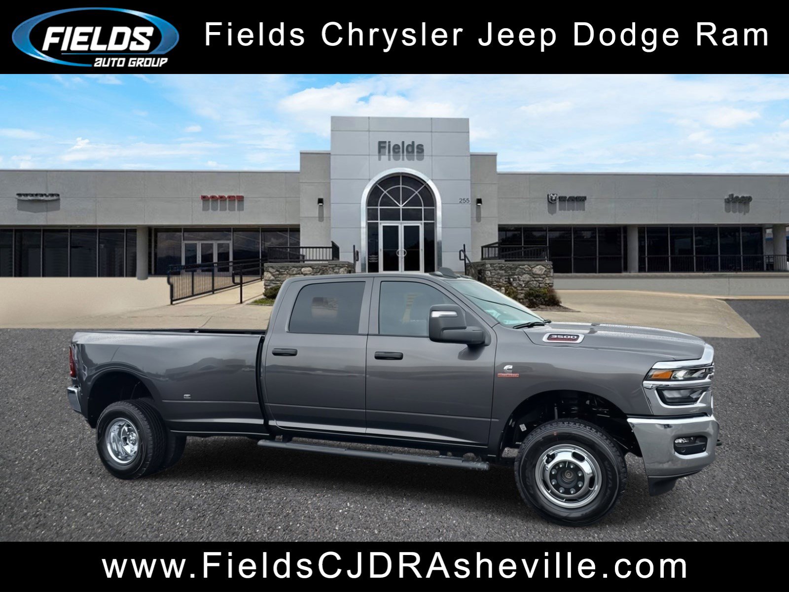 2026 Ram 3500 TRADESMAN CREW CAB 4X4 8' BOX Pickup
