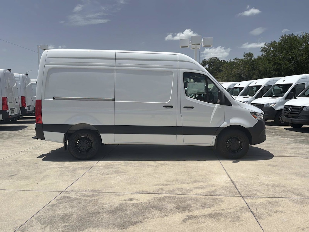 New 2026 Mercedes-Benz Sprinter 2500 Standard Roof 4-Cyl Diesel