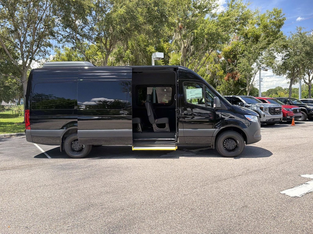 New 2026 Mercedes-Benz Sprinter Passenger Van High Roof 4-Cyl Diesel 2500 High Roof I4 Diesel 170 RWD