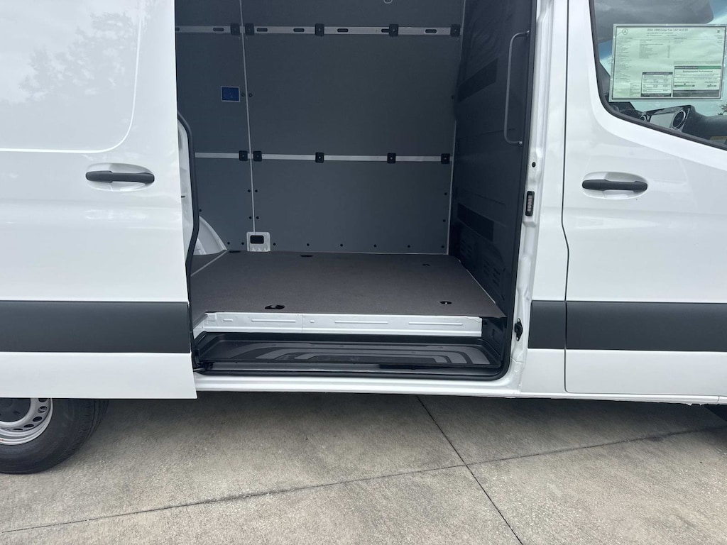 New 2026 Mercedes-Benz Sprinter 2500 Standard Roof 4-Cyl Diesel