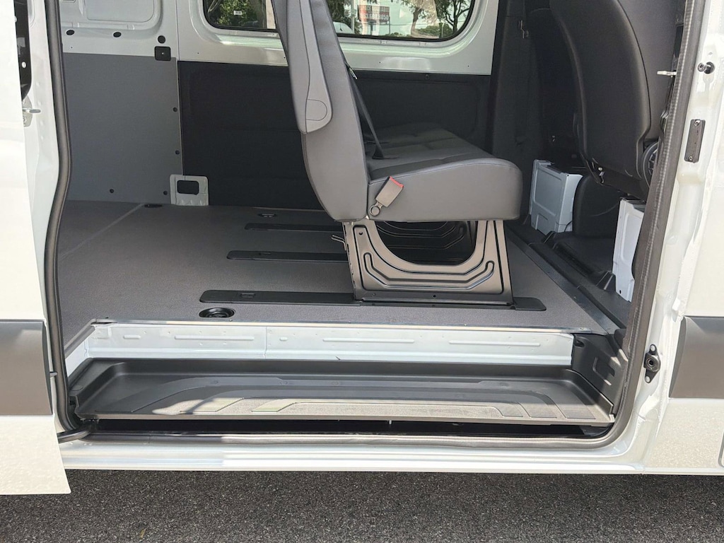 New 2026 Mercedes-Benz Sprinter Crew Van High Roof 4-Cyl Diesel HO 2500 High Roof I4 Diesel HO 170 RWD