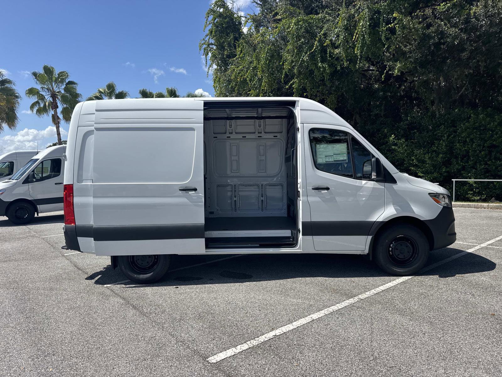 New 2025 Mercedes-Benz Sprinter Cargo Van Standard Roof 4-Cyl Diesel HO 2500 Standard Roof I4 Diesel HO 144 RWD