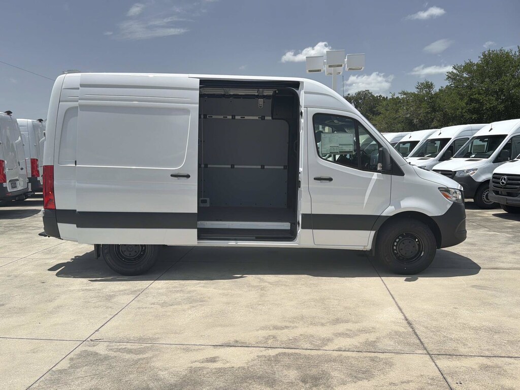 New 2026 Mercedes-Benz Sprinter 2500 Standard Roof 4-Cyl Diesel