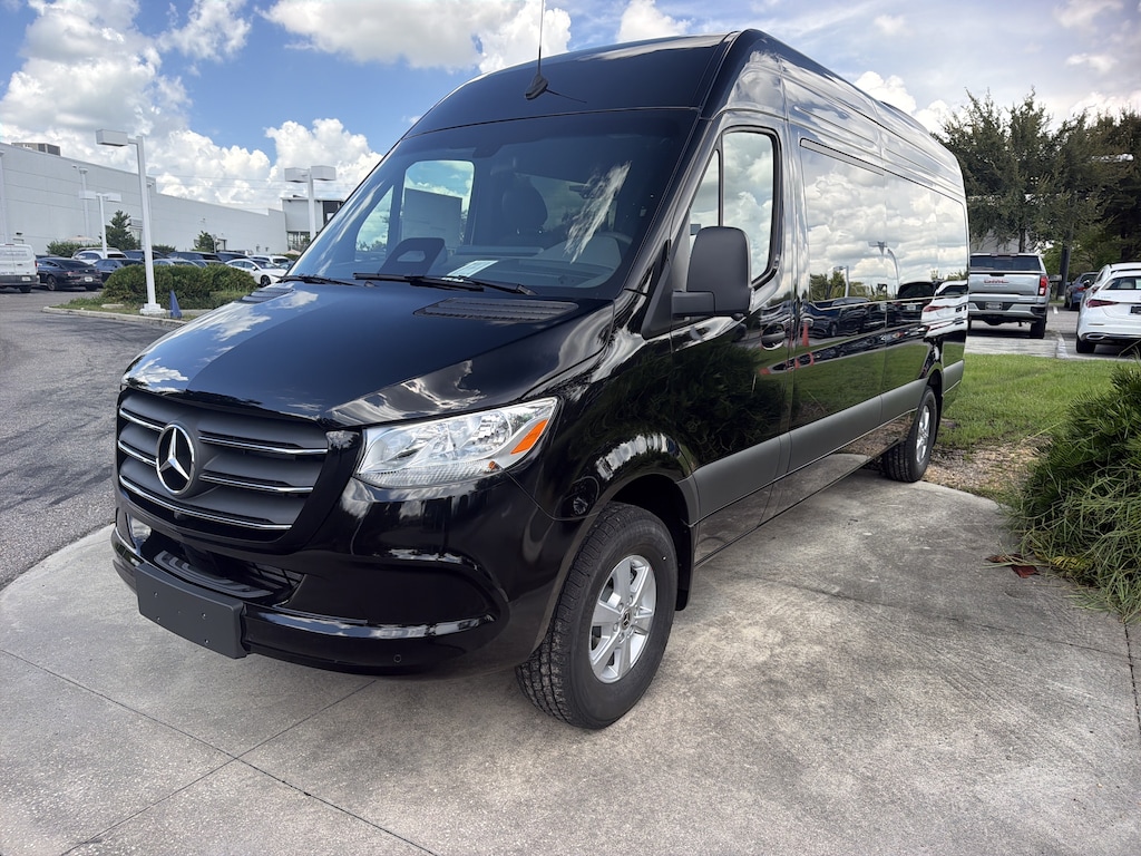 New 2026 Mercedes-Benz Sprinter Passenger Van High Roof 4-Cyl Diesel 2500 High Roof I4 Diesel 170 RWD